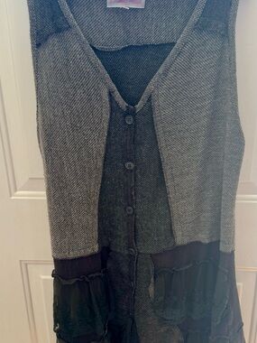 Pretty Angel Gray Sleeveless V-Neck Layered Knit Cardigan